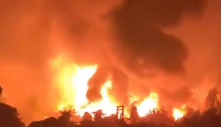 भीषण आग से 400 से ज्यादा झुग्गियां खाक, एक की मौत, बच्चा घायल