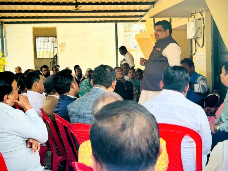 SIR को लेकर मंत्री गजेन्द्र यादव ने ली दुर्ग भाजपा की बैठक