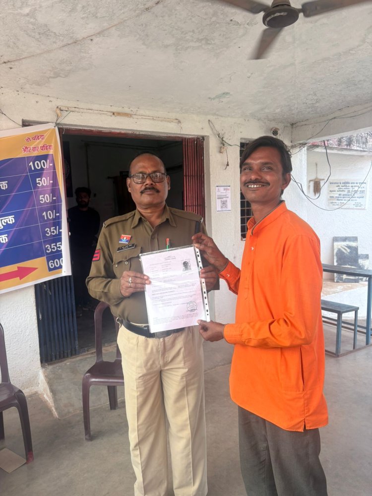 दुर्ग ट्रैफिक पुलिस की पहल का असर, लाइसेंस शिविरों में भारी भीड़, एक दिन में 560 लोगों का पंजीयन और 62 लाइसेंस जारी