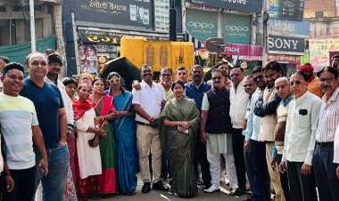 पटेल चौक से ज्योति ऑप्टिकल तक 20.35 लाख की लागत से डामरीकरण शुरू