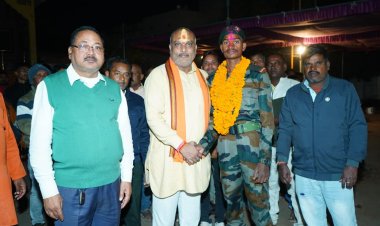 विधायक ललित चंद्राकर ने फौजी मनीष साहू का किया भव्य स्वागत व अभिनंदन