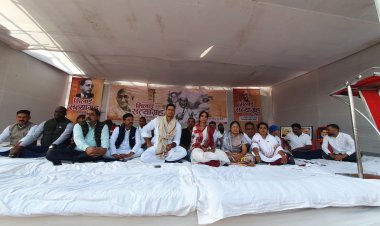 भिलाई की जनता के मुद्दों पर विधायक देवेंद्र यादव का दो दिवसीय गांधीवादी सत्याग्रह शुरू