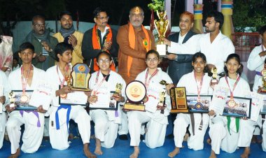 विधायक ललित चंद्राकर ने मार्शल आर्ट खिलाड़ियों को किया सम्मानित