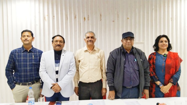 डिजिटल आंखों के तनाव पर किया जागरूक: नेत्र रोड विशेषज्ञों ने बताया खतरे, बचाव और बच्चों के लिए जरूरी गाइडलाइन