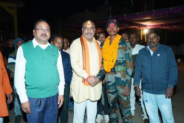 विधायक ललित चंद्राकर ने फौजी मनीष साहू का किया भव्य स्वागत व अभिनंदन