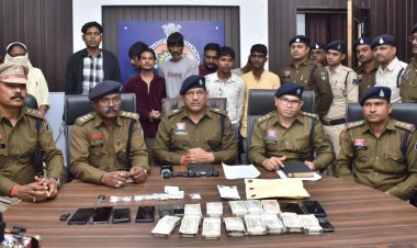 दुर्ग पुलिस की बड़ी कार्रवाई: सिंथेटिक हेरोइन सप्लाई करने वाले दो गिरोह का भांडाफोड़, एक महिला सहित  9 आरोपी गिरफ्तार, 8.90 लाख कैश जब्त
