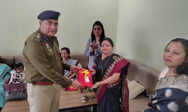 भिलाई महिला थाना पारिवारिक परामर्श केन्द्र में काउंसलरों और पुलिस स्टाफ का सम्मान, 1464 मामलों का निराकरण