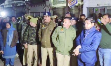 जमीन के नीचे छिपा रखा था मिनी पावर स्टेशन, 50-60 घरों में हो रही थी चोरी की बिजली सप्लाई, कलेक्टर और एसपी के छाप में खुलासा