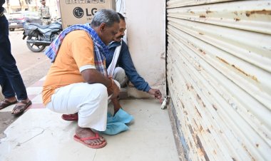 भिलाई निगम की कार्रवाई: किराया नहीं चुकाने पर 9 दुकानें सील, 41 लाख रुपए बकाया