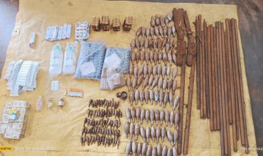 नारायणपुर में नक्सलियों को बड़ा झटका, पहाड़ी इलाके से भारी मात्रा में नक्सल डंप बरामद