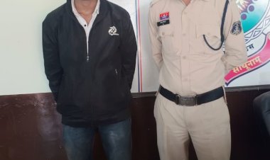 मंडई मेला में चाकू लहराने वाले दो युवक गिरफ्तार