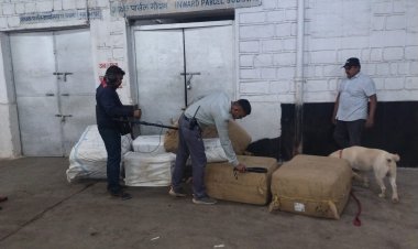 गणतंत्र दिवस 2026 को लेकर दुर्ग पुलिस अलर्ट, रेलवे स्टेशन और बाजारों में सघन चेकिंग