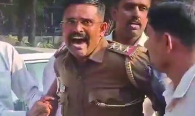 बिल्डर से 4 लाख रिश्वत लेते पुलिस इंस्पेक्टर रंगे हाथों गिरफ्तार