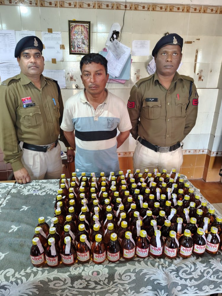 अवैध शराब के साथ दो आदतन आरोपी गिरफ्तार, 73 हजार की शराब और बाइक जब्त