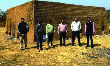 अवैध ईंट भट्ठों पर बड़ी कार्रवाई, 5.85 लाख ईंट और ट्रैक्टर-कोयला जब्त