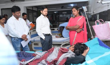 कलेक्टर ने जिला चिकित्सालय का किया निरीक्षण, ओपीडी में कर्मचारी और डॉक्टरों की अनुपस्थिति पर जताई नाराजगी