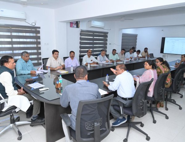 गन्ने और मिलेट्स फसलों की खेती को बढ़ावा देने और बोर्ड परीक्षा में नकल रोकने के निर्देश