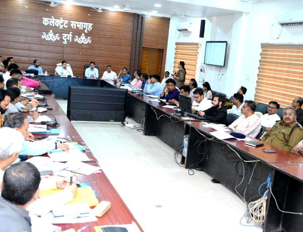 अविवादित नामांतरण और अविवादित बंटवारे के प्रकरणों का करें त्वरित निराकरण-कलेक्टर श्री सिंह