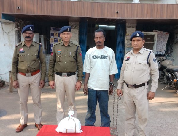 1 किलो 140 ग्राम गांजा के साथ आरोपी गिरफ्तार, स्कूल के पीछे चल रही थी बिक्री