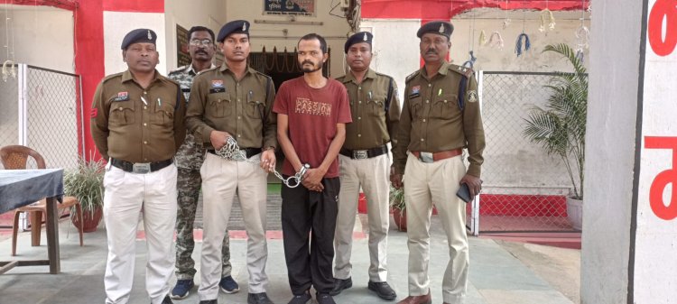 पिता की कर दी हत्या, चरित्र शंका में लकड़ी के गेंड़ा से वार; आरोपी गिरफ्तार