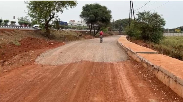 दुर्ग में ट्रैफिक सुधार की बड़ी पहल: खुर्सीपार-सिरसा गेट फ्लाईओवर को मंजूरी, स्मृति नगर में सर्विस रोड निर्माण शुरू