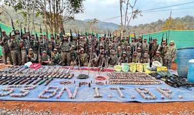 नारायणपुर में बड़ा नक्सली डम्प बरामद, 53वीं बटालियन ITBP और पुलिस की संयुक्त कार्रवाई में भारी मात्रा में विस्फोटक जब्त