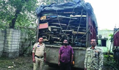 अवैध कबाड़ परिवहन पर पुलिस की बड़ी कार्रवाई, 88 टन स्क्रैप जब्त