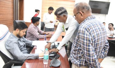 सुंदर विहार कॉलोनी में सीवरेज समस्या से लोग परेशान, सड़क पर बह रहा गंदा पानी