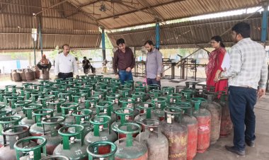 दुर्ग रसमड़ा में गैस का बड़ा खेल उजागर: 599 सिलेंडर और 2841 किलो LPG जब्त, नियमों की खुली धज्जियां