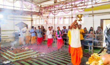 निकुम में दुर्गा महायज्ञ का दूसरा दिन: पूर्णाहुति में उमड़ी श्रद्धा, संत श्री माता जी ने बताया हवन का महत्व