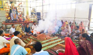 नवरात्रि पंचमी पर उमड़ी आस्था: निकुंभला मंदिर में दुर्गा महायज्ञ का भव्य आयोजन