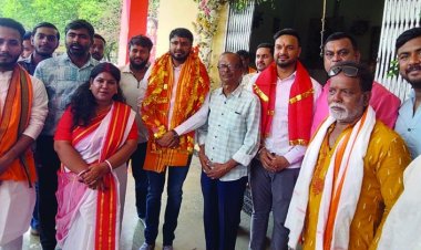 हाउसिंग बोर्ड कालीबाड़ी में बसंती पूजा की धूम, श्रद्धालुओं ने की मां दुर्गा से सुख-समृद्धि और खुशहाली की कामना