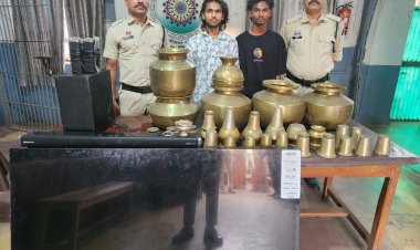 सूने मकान में चोरी का खुलासा: 2 आरोपी गिरफ्तार, पूरा सामान ब