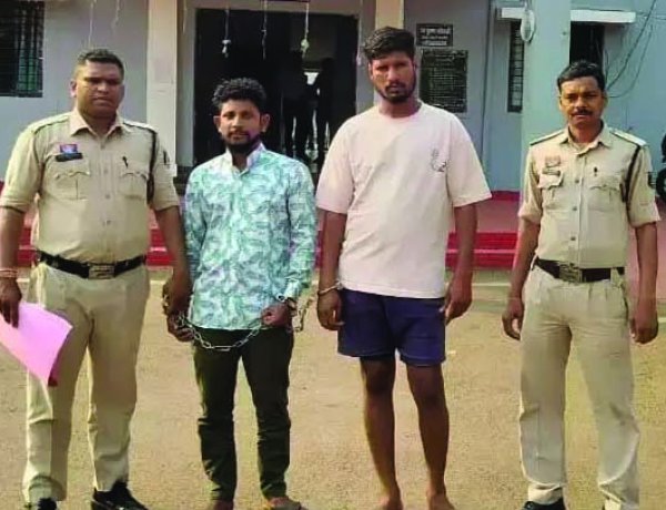 आदिवासी महिला से गैंगरेप, घर से उठाकर 3 घंटे तक किया दुष्कर्म; दो आरोपी गिरफ्तार, एक फरार
