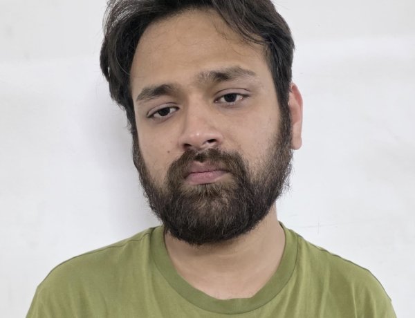 कोरियर के जरिए ड्रग सप्लाई का खुलासा, BP मशीन के अंदर छुपाकर मंगाई जा रही थी कोकीन, 20 लाख से ज्यादा की सामग्री जब्त