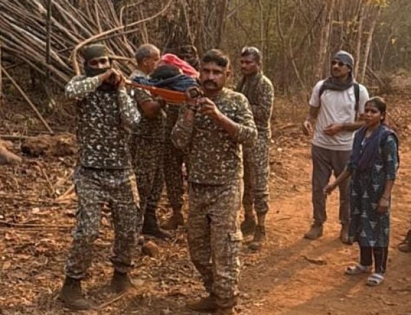 जंगल के बीच जिंदगी की जंग जीती: ITBP जवानों ने गर्भवती महिला को 5 किमी स्ट्रेचर से पहुंचाया अस्पताल, मां और नवजात दोनों सुरक्षित