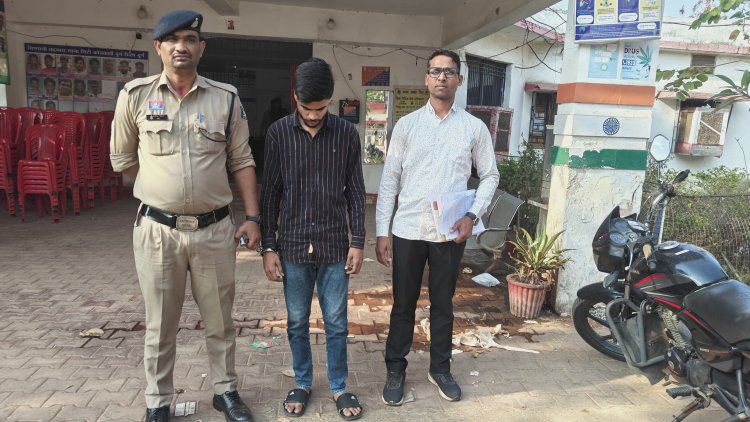 तकियापारा में सट्टा खेलाते युवक गिरफ्तार, नगदी और सट्टा पट्टी जब्त