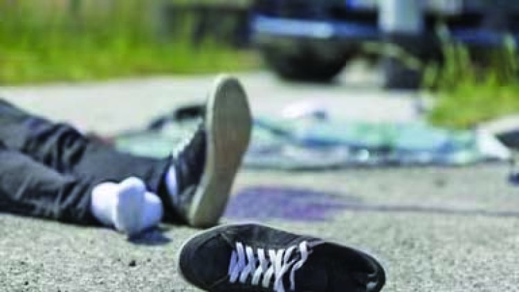 तेज रफ्तार कार और बाइक की आमने-सामने टक्कर, चार लोगों की मौत