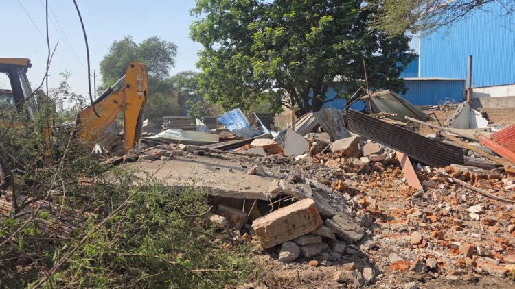 अवैध अफीम खेती मामले से जुड़े लोगों पर कार्रवाई, भाजपा नेता के ठिकानों चला बुलडोजर