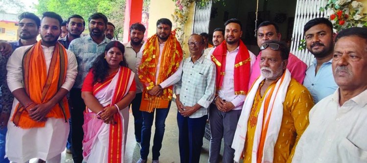 हाउसिंग बोर्ड कालीबाड़ी में बसंती पूजा की धूम, श्रद्धालुओं ने की मां दुर्गा से सुख-समृद्धि और खुशहाली की कामना