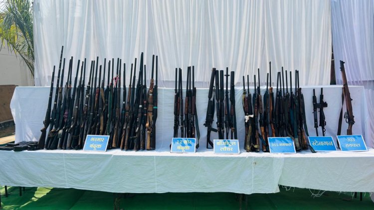 नारायणपुर में बड़ी कामयाबी: 1 लाख का इनामी माओवादी सरेंडर, भारी हथियार बरामद