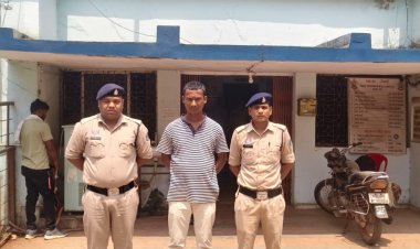 मंगल बाजार में सट्टा खिलाते आरोपी गिरफ्तार, नेवई पुलिस की कार्रवाई जारी