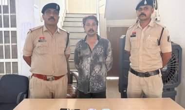 वैशालीनगर में ऑनलाइन सट्टा पर पुलिस का शिकंजा, आरोपी गिरफ्तार, 46 हजार की संपत्ति जब्त