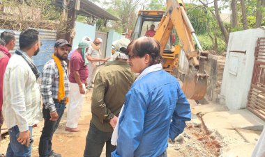 शिकायत पर निगम ने चलाया जेसीबी, अवैध अतिक्रमण को किया ध्वस्त