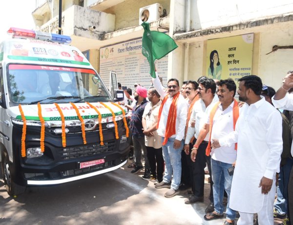 108 संजीवनी एक्सप्रेस की 10 आधुनिक एम्बुलेंसों का हुआ भव्य शुभारंभ, मंत्री गजेन्द्र यादव ने हरी झंडी दिखाकर एम्बुलेंस को किया रवाना