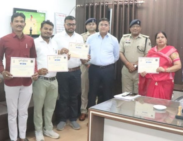 युवक की जान बचाने वाले जनप्रतिनिधि सम्मानित, सूझबूझ से टली बड़ी अनहोनी