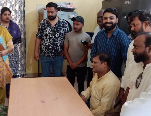 आत्मानंद स्कूलों में फीस का विरोध तेज, सरकार से पुनर्विचार की मांग