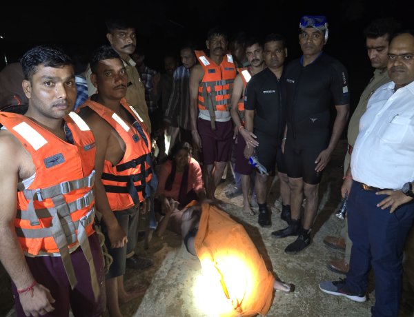 शिवनाथ नदी में डूबे दो युवकों के शव बरामद, SDRF ने किया रेस्क्यू