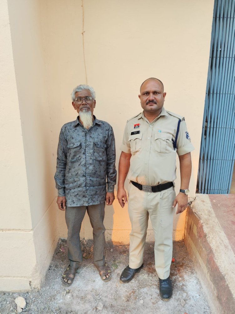 जुआ खेलते दो आरोपी गिरफ्तार, नगदी और मोबाइल जब्त