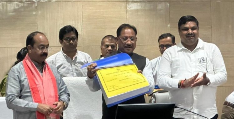 छत्तीसगढ़ बोर्ड रिजल्ट जारी: 10वीं-12वीं के नतीजे घोषित, टॉपर्स में महासमुंद का दबदबा